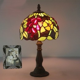 Lampa stołowa Tiffany w...