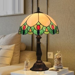 Lampa stołowa Tiffany w...