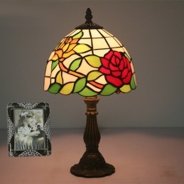 Lampa stołowa Tiffany w...