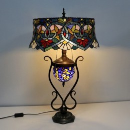 Lampa w stylu Tiffany'ego...