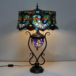 Lampa w stylu Tiffany'ego...