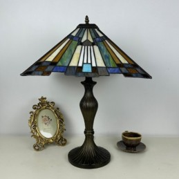Lampa stołowa w stylu...